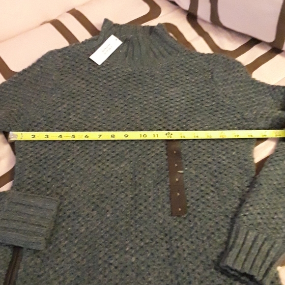 NWT Banana Republic Women's Mock-neck Sweater - Picture 8 of 12